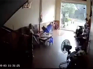 Xôn xao đoạn clip chồng kêu gào gọi vợ sau tiếng nổ đinh tai