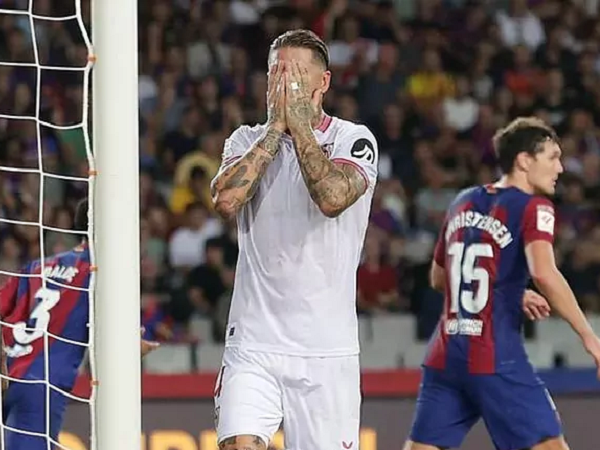 Sergio Ramos phản lưới nhà, Barcelona thắng 1-0 trước Sevilla