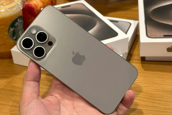 iPhone 15 Pro Max là smartphone có camera tốt thứ nhì thế giới