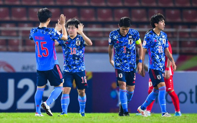 Olympic Hồng Kông gây địa chấn, Nhật Bản thắng tranh cãi Triều Tiên