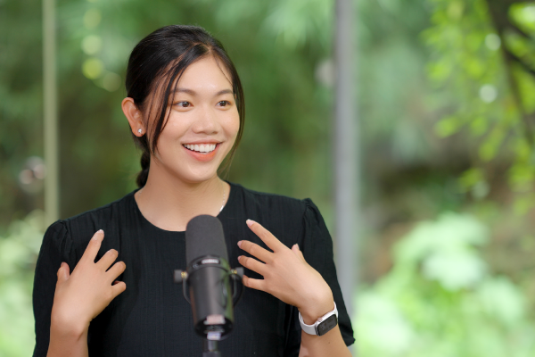 Ánh Viên tiết lộ chuyện quá khứ, từng 'say nắng' với đồng đội