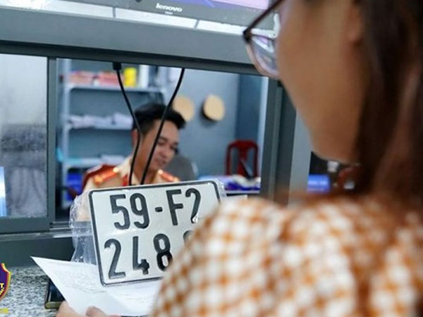 Hà Nội, TP HCM tăng lệ phí đăng ký, cấp biển ô tô, xe máy lần đầu từ tháng 10