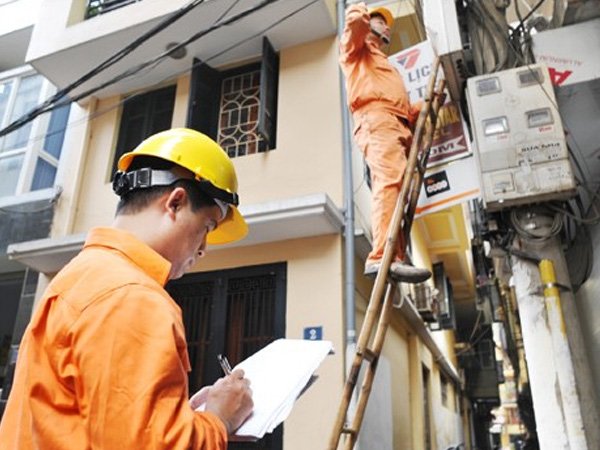 Vì sao tiền điện tháng 9 ở TP HCM tăng vọt?