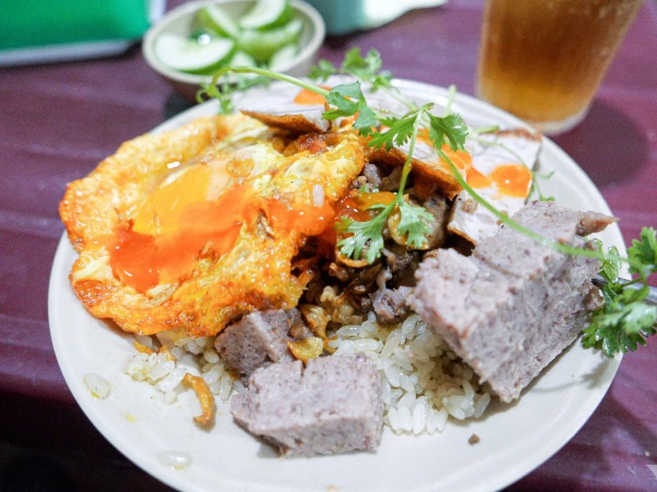 Quán Hà Nội bán xôi thịt má đào ướp gia vị 'bí mật', khách ăn phải đặt giữ phần