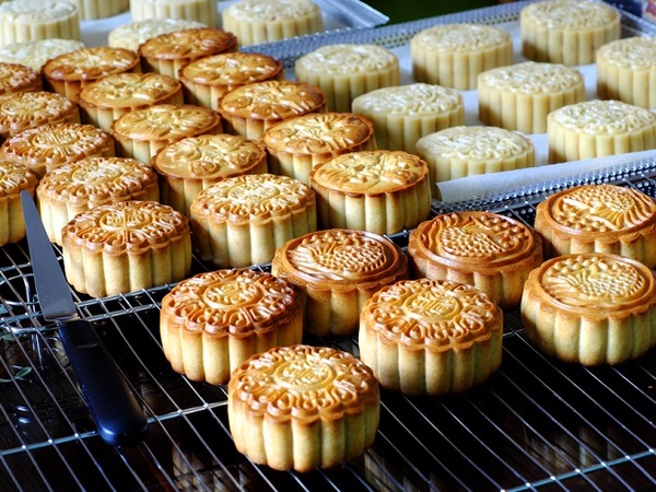 Sau Tết Trung thu, những chiếc bánh Trung thu 'ế' sẽ đi về đâu?