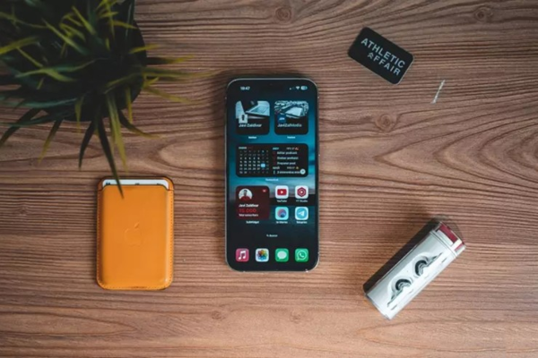 Nên chọn iPhone 15 hay hạ cấp xuống sản phẩm đẳng cấp hơn này?