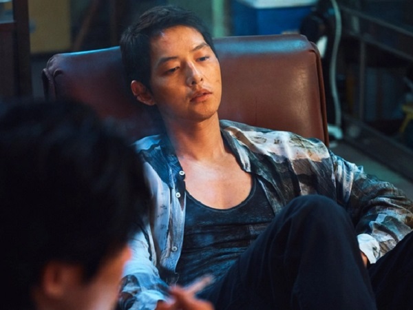 Song Joong Ki được giải oan sau ồn ào tranh đứng giữa, quên 'thân phận' nam phụ