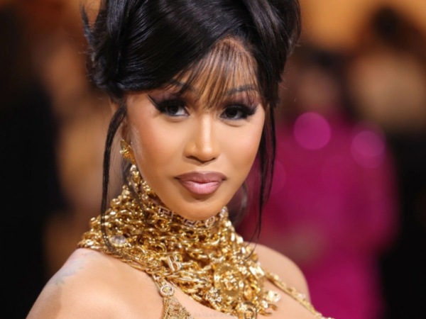 Cardi B xấu hổ vì quá khứ làm vũ công thoát y: 'Sau giờ làm tôi toàn khóc vì nghĩ bố mẹ sẽ thất vọng'
