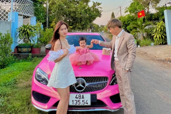 'Ca sĩ kẹo kéo' từ lơ xe đến TikToker 4 triệu tim: Từng bị hủy hôn trước cưới 20 ngày, hiện tại đáng ngưỡng mộ