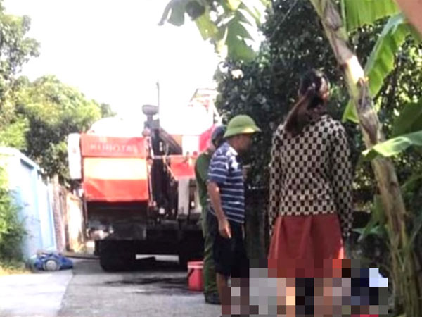 2 người đàn ông tử vong khi sửa máy gặt