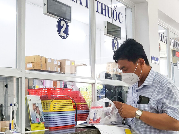 Nghịch lý có tiền nhưng người bệnh không được dùng thuốc tốt
