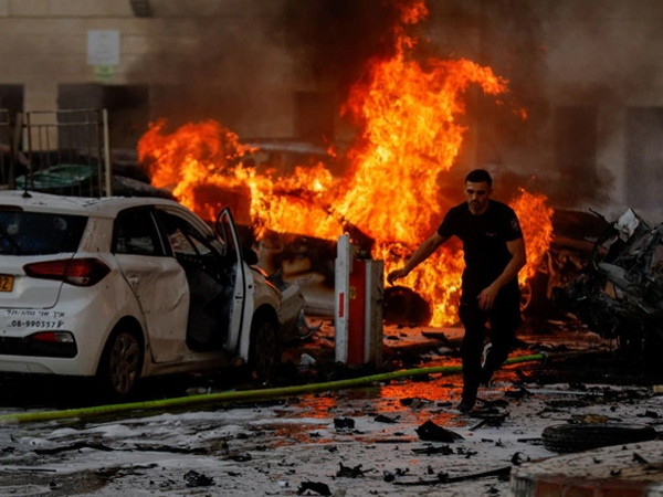Hamas tuyên bố sốc, Israel huy động hàng trăm ngàn binh sĩ