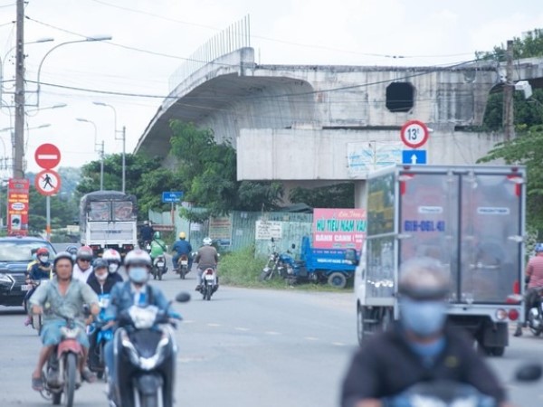Hai cầu 'treo' đội vốn trăm tỷ đồng ở TPHCM sắp tái khởi động