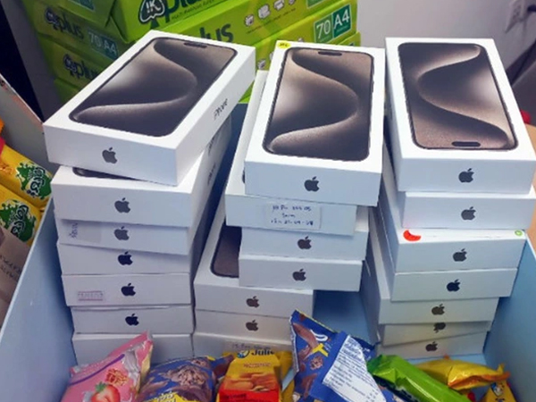 Cơ quan chức năng siết chặt, người buôn iPhone 15 hàng xách tay hết đường làm ăn?