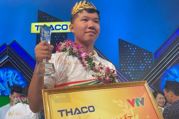 Xuân Mạnh vô địch Đường lên đỉnh Olympia, nhưng bố của nam sinh mới là nhân vật chính với màn ăn mừng 'đỉnh cao'