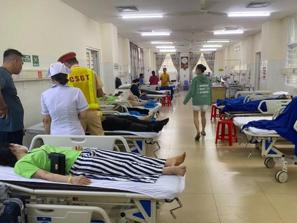 Đoàn khách Hà Nội là nạn nhân vụ xe tải tông xe khách khiến 13 người thương vong