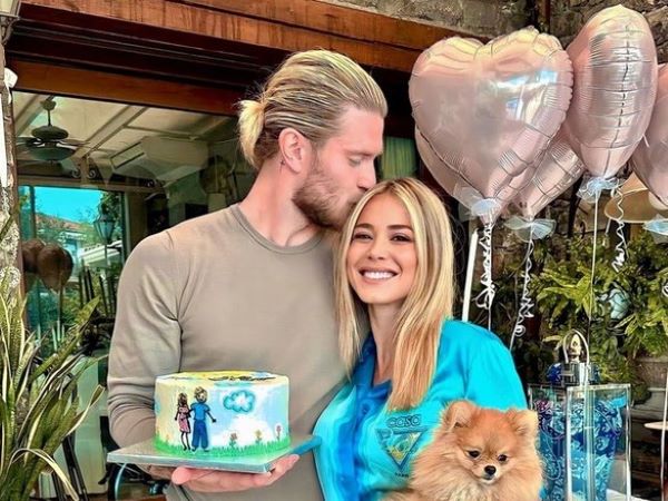 'Đen nghiệp đỏ tình', Karius nắm giữ trái tim của phóng viên xinh nhất Italia