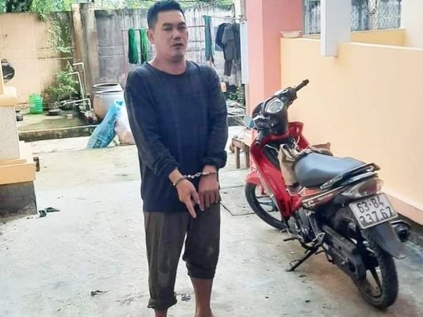 Bị bắt quả tang dùng súng điện trộm chó, 2 thanh niên vứt xe bỏ chạy