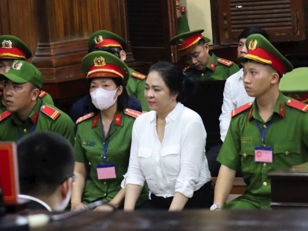 Chấp nhận bản án sơ thẩm, bà Nguyễn Phương Hằng ngồi tù đến bao giờ?