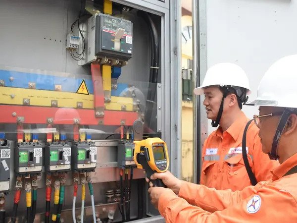Hà Nội: Tháng 11 thay đổi lịch ghi công tơ điện, giá điện tăng đột biến?