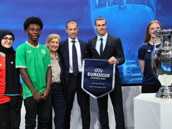 Vương quốc Anh và Ireland đăng cai EURO 2028