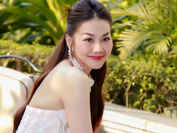 Thanh Hằng lộ diện và phản ứng thế nào giữa lúc rầm rộ thông tin về chồng sắp cưới?