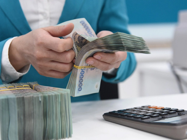 Ba 'ông lớn' ngân hàng đồng loạt hạ lãi suất gửi tiết kiệm
