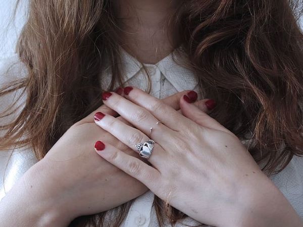Nhờ bạn thân của chồng đến sửa điều hòa, cuộc hôn nhân 7 năm tan vỡ