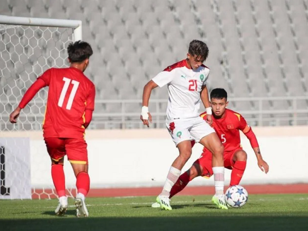 Tuyển Việt Nam thua Trung Quốc, đội U18 cũng mở màn thất bại ở giải Hàn Quốc