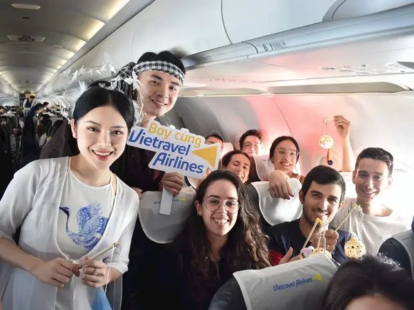 Vietravel Airlines trần tình về ‘giá vé cao’: Việc kéo chi phí vé máy bay về bằng tàu xe là không tưởng, khách sạn 5 sao giá phải khác bình dân