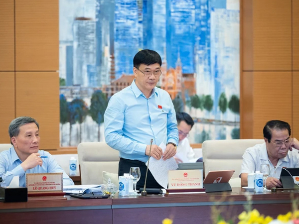 Làm rõ trách nhiệm khi 'thừa' điện tái tạo nhưng không thể hoà lưới