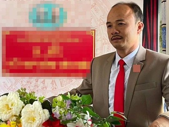 Hiệu trưởng một trường THCS-THPT giao cấu với trẻ em