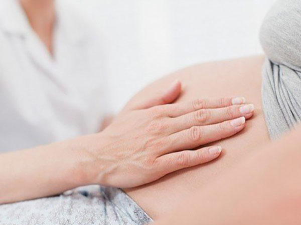Mẹ con sản phụ tử vong khi chờ sinh