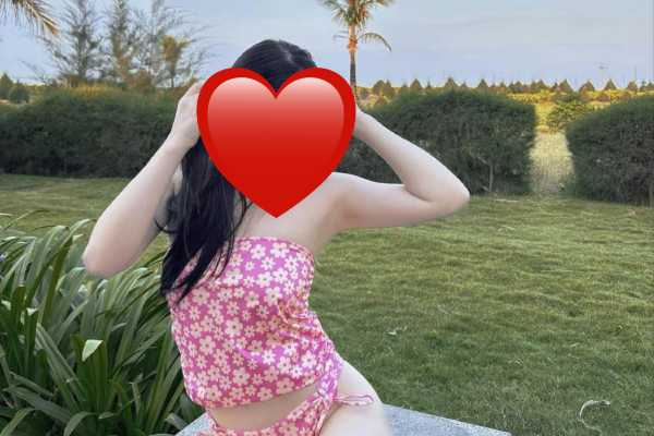 Hot girl diện tankini quyến rũ lạ thường, hóa ra lại là 'người quen' từng có mối quan hệ với Quang Hải