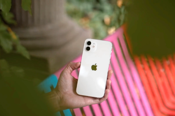 Những ai đang dùng iPhone 12 cần biết điều này: Apple lên tiếng về vấn đề 'có bức xạ vượt ngưỡng'