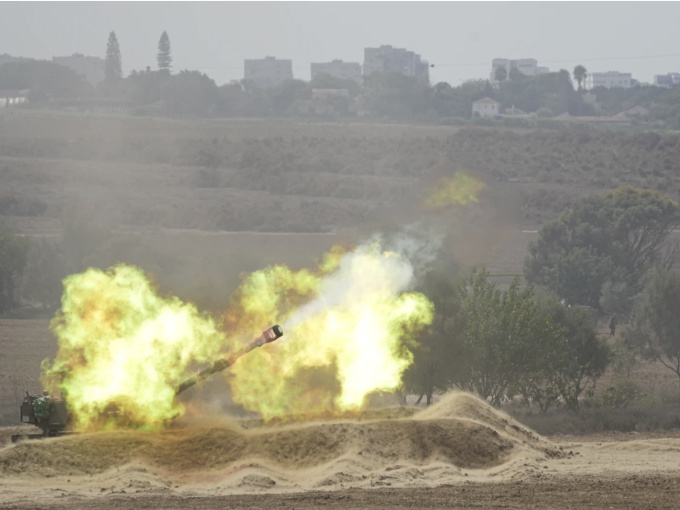 Israel tấn công 750 mục tiêu Hamas trong đêm, sử dụng đạn phốt pho trắng ở Gaza
