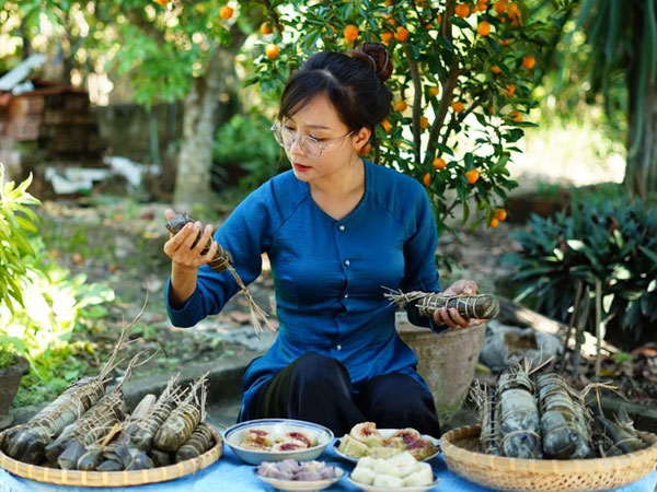 Bỏ việc lương 10 triệu/tháng, cô nàng 'về vườn' ở tuổi 23, xây dựng kênh Tiktok triệu view kiếm thu nhập khủng