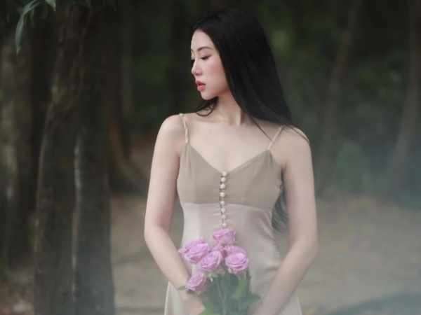 Nhan sắc đời thường của cô gái Việt kiều đăng quang Hoa hậu Trái Đất Việt Nam