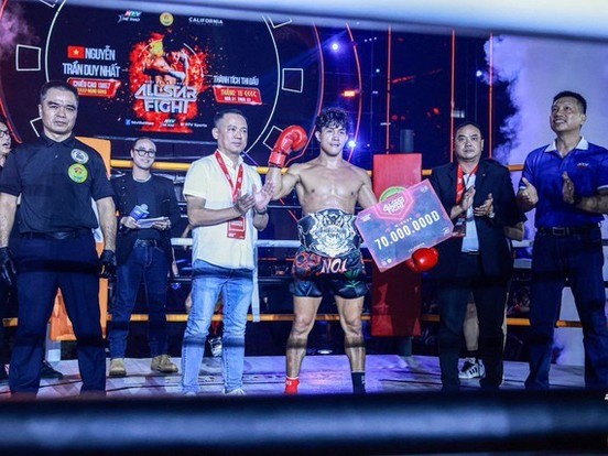 Nguyễn Trần Duy Nhất vượt qua nhà vô địch SEA Games của Thái Lan, giành đai vô địch thế giới