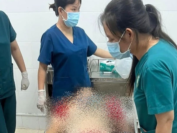 Tắm hồ bơi, học sinh lớp 5 tử vong thương tâm