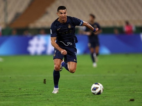 10 cầu thủ kiếm tiền giỏi nhất năm 2023: Ronaldo chễm chệ ở ngôi đầu, thu nhập gấp đôi Messi