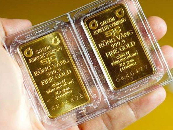 Giá vàng SJC tuột mốc 71 triệu đồng/lượng