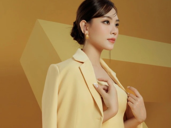 Hoa hậu Mai Phương khoe sắc vóc tuổi 24, hé lộ quan điểm về những lời phán xét