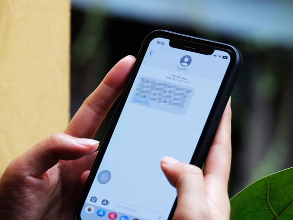Phải tắt nguồn điện thoại ngay khi nhận được kiểu tin nhắn này nếu không muốn mất sạch tiền trong tài khoản, chiêu lừa đảo mới khiến công an cũng bị lừa
