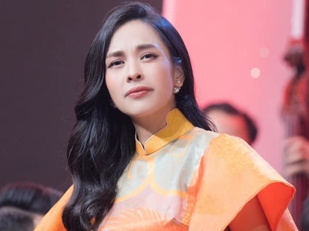 Ồn ào học trò vô ơn, quỵt tiền cô giáo của showbiz Việt