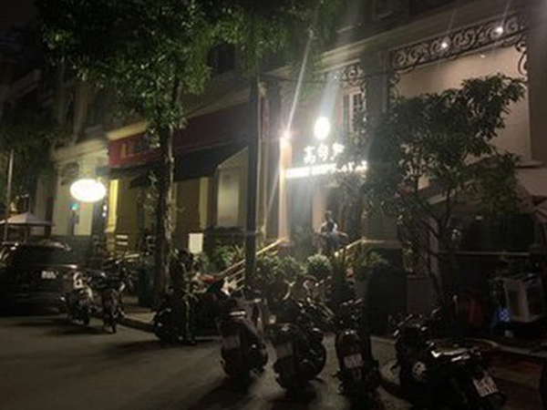 Cuộc 'đột kích' bất ngờ trong đêm của cảnh sát, phát lộ 200 tiếp viên bán dâm cho người nước ngoài