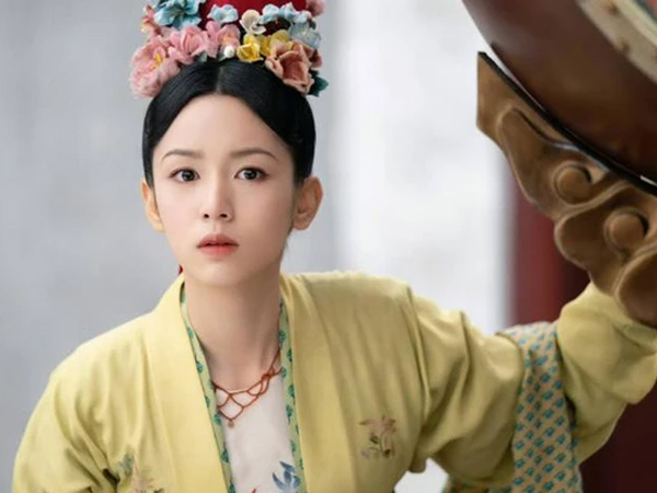 Mỹ nhân có màn giả trai phi lý như xem thường khán giả, lộ từ phấn son đến cả lỗ xỏ khuyên tai