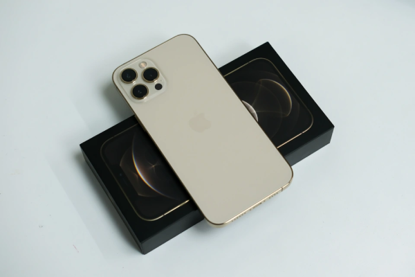 'Mua cổ phiếu Apple thay vì mua iPhone có thực sự khiến bạn giàu có?', đây là câu trả lời