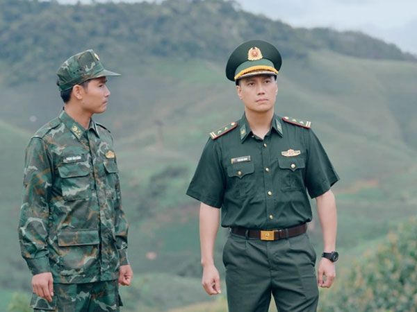 NSƯT Hoàng Hải, Việt Anh chia tay 'Cuộc chiến không giới tuyến'