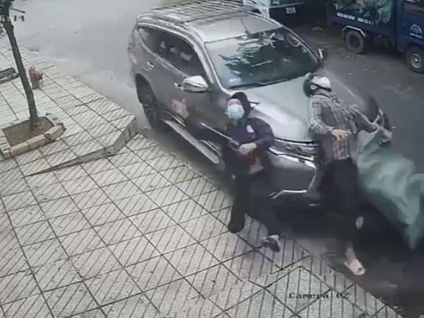 Hai kẻ trộm chó bị ô tô đâm và loạt kết bi hài của 'cẩu tặc'